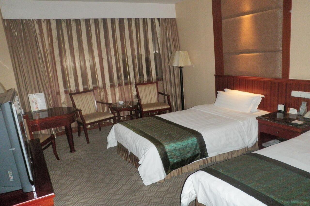 Garden City Hotel Chengdu Exterior photo