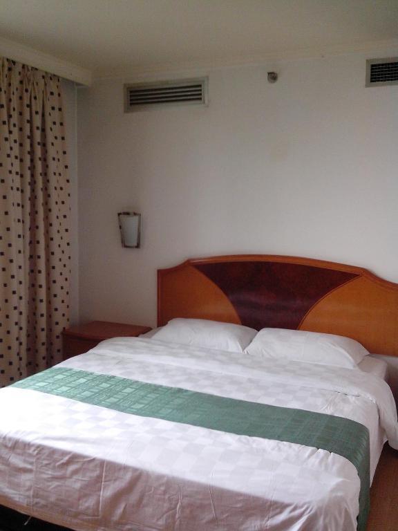 Garden City Hotel Chengdu Room photo